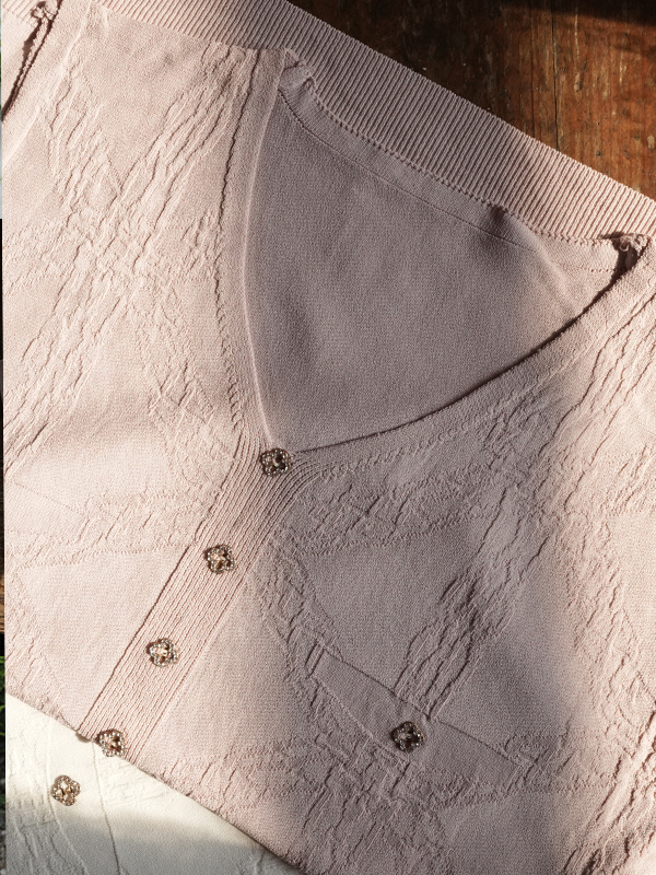 تاپ یقه هفت دکمه دار